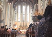 Gereja Katedral Pontianak Rayakan Paskah dengan Ribuan Jemaat: Perayaan yang Penuh Makna