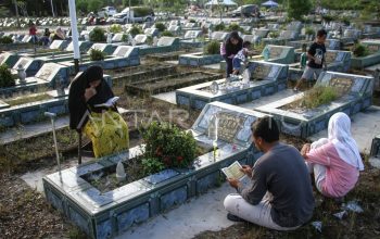 Tradisi Buha-Buha Ijuk di Sumatera Utara Sambut Paskah: Umat Ziarahi Makam Keluarga Sejak Pukul Empat Pagi