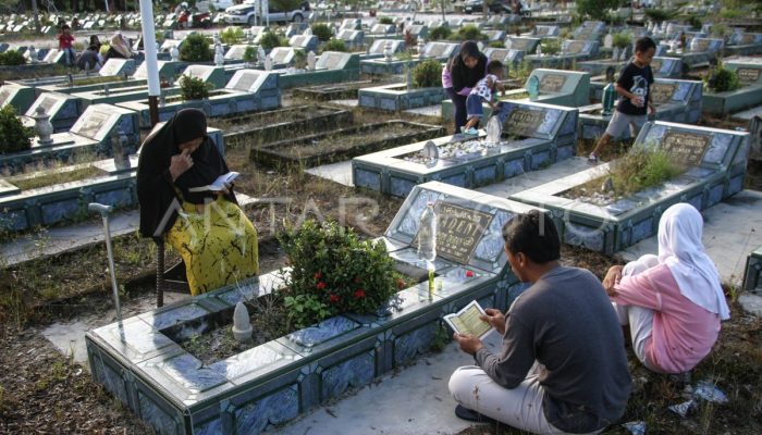 Tradisi Buha-Buha Ijuk di Sumatera Utara Sambut Paskah: Umat Ziarahi Makam Keluarga Sejak Pukul Empat Pagi